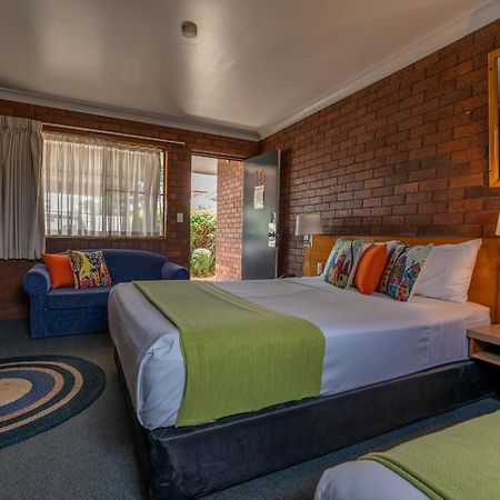 Country Pathfinder Motor Inn Dalby Extérieur photo