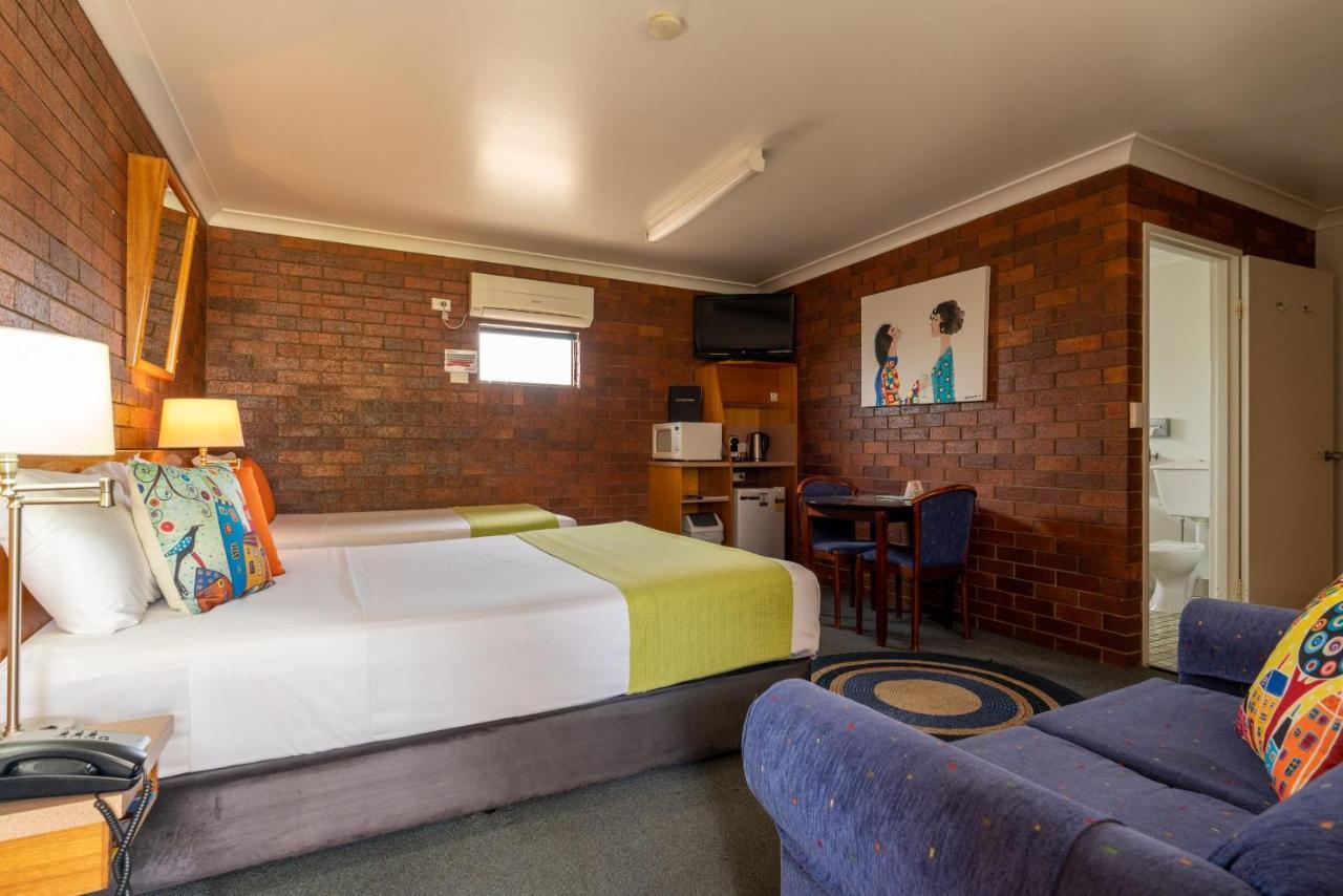 Country Pathfinder Motor Inn Dalby Extérieur photo