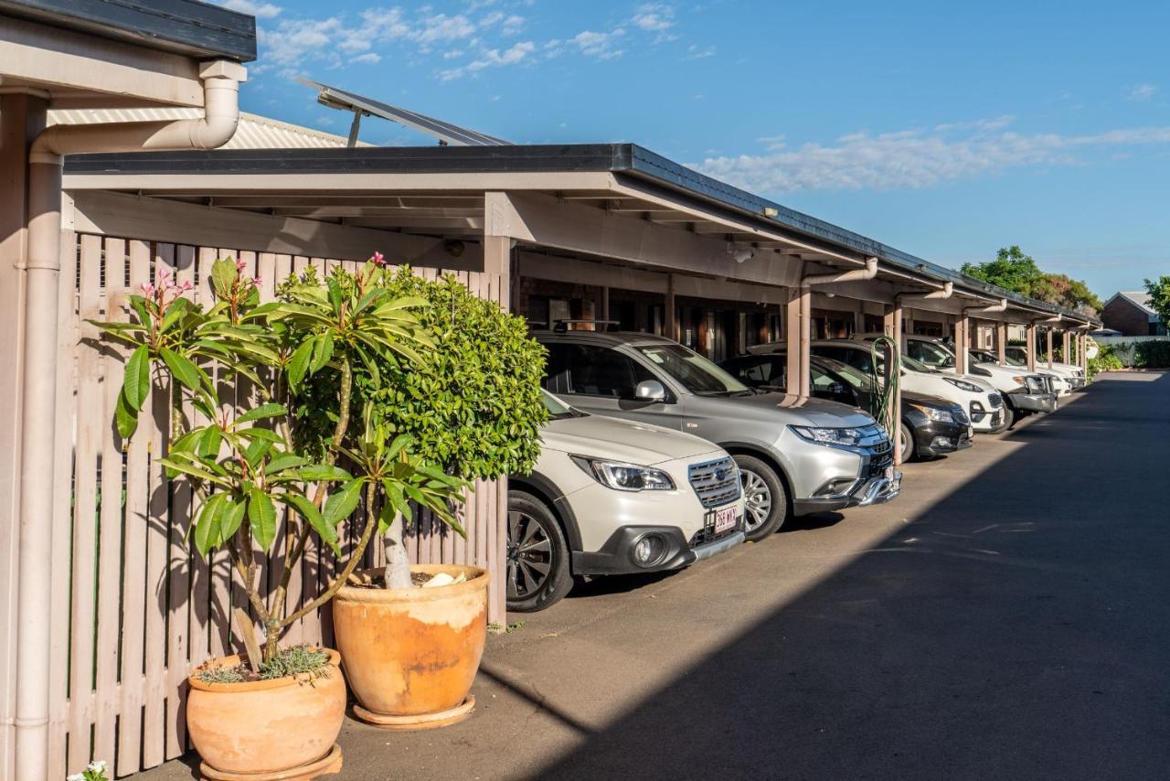Country Pathfinder Motor Inn Dalby Extérieur photo
