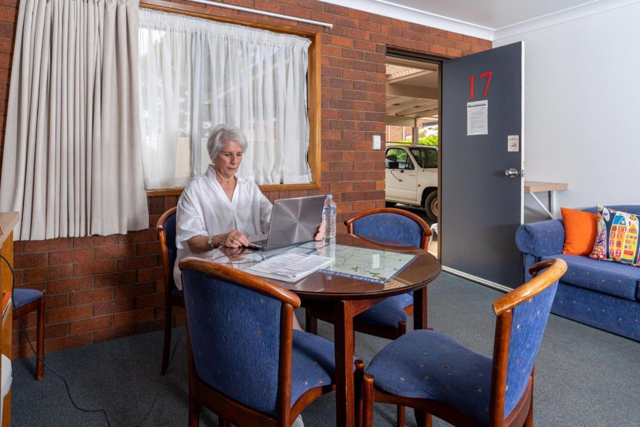 Country Pathfinder Motor Inn Dalby Extérieur photo