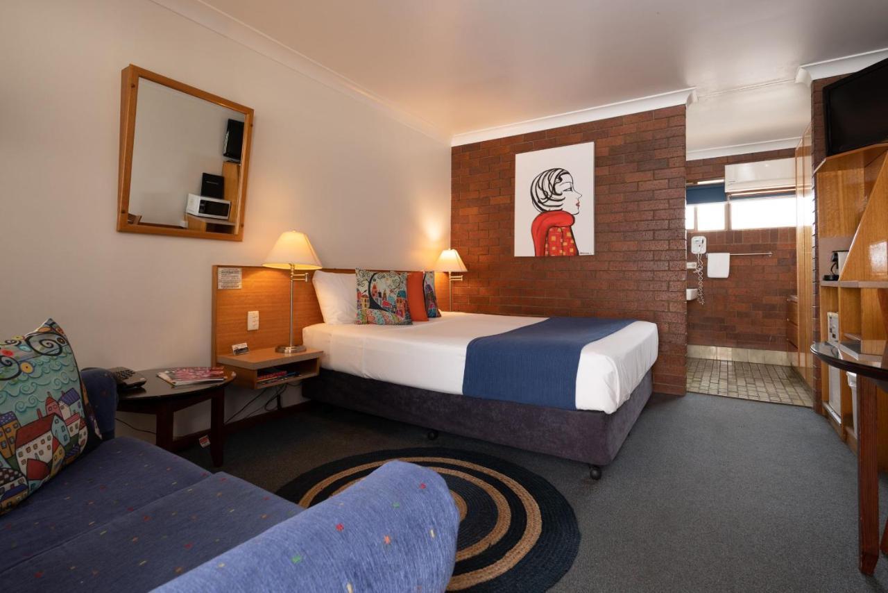 Country Pathfinder Motor Inn Dalby Extérieur photo