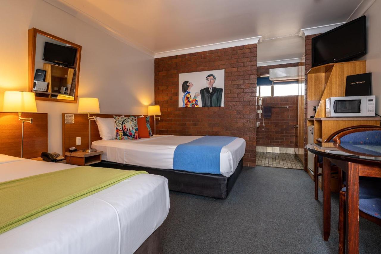 Country Pathfinder Motor Inn Dalby Extérieur photo