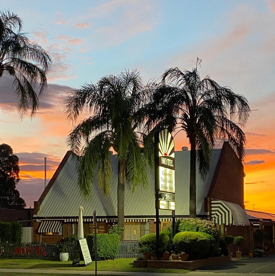 Country Pathfinder Motor Inn Dalby Extérieur photo